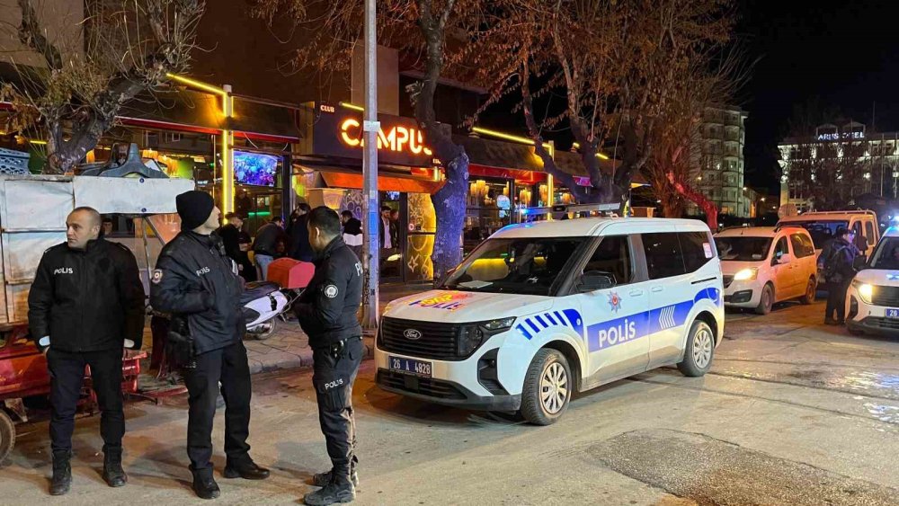 Alkollü Mekanda Kavga Eden Kadınlar Gözaltına Alındı