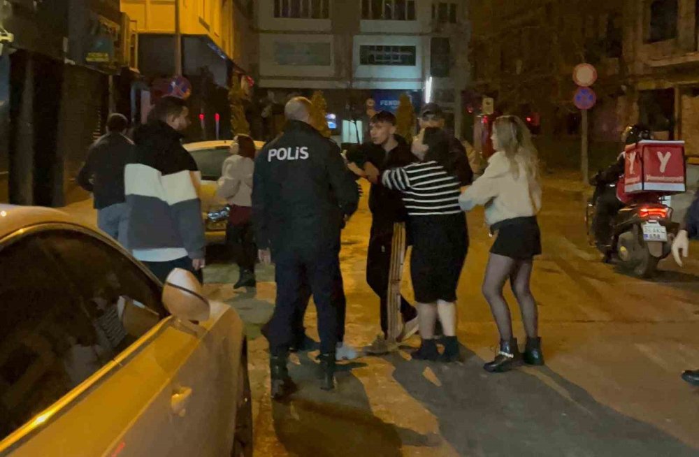 Alkollü Mekanda Kavga Eden Kadınlar Gözaltına Alındı