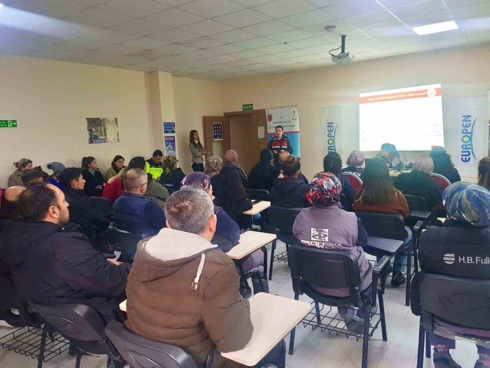 Jandarmadan Fabrika İşçilerine Seminer