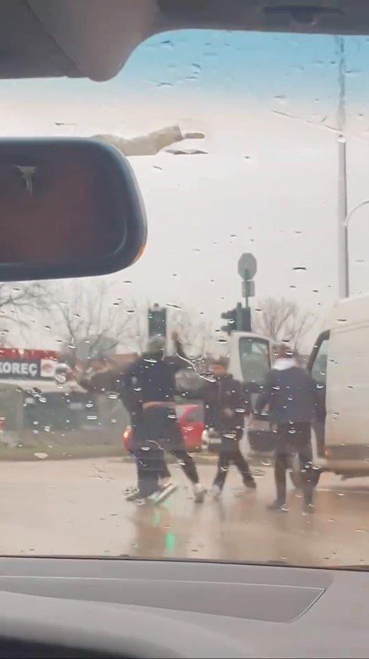 Trafikte Sürücülerin Kavgası Kameraya Yansıdı