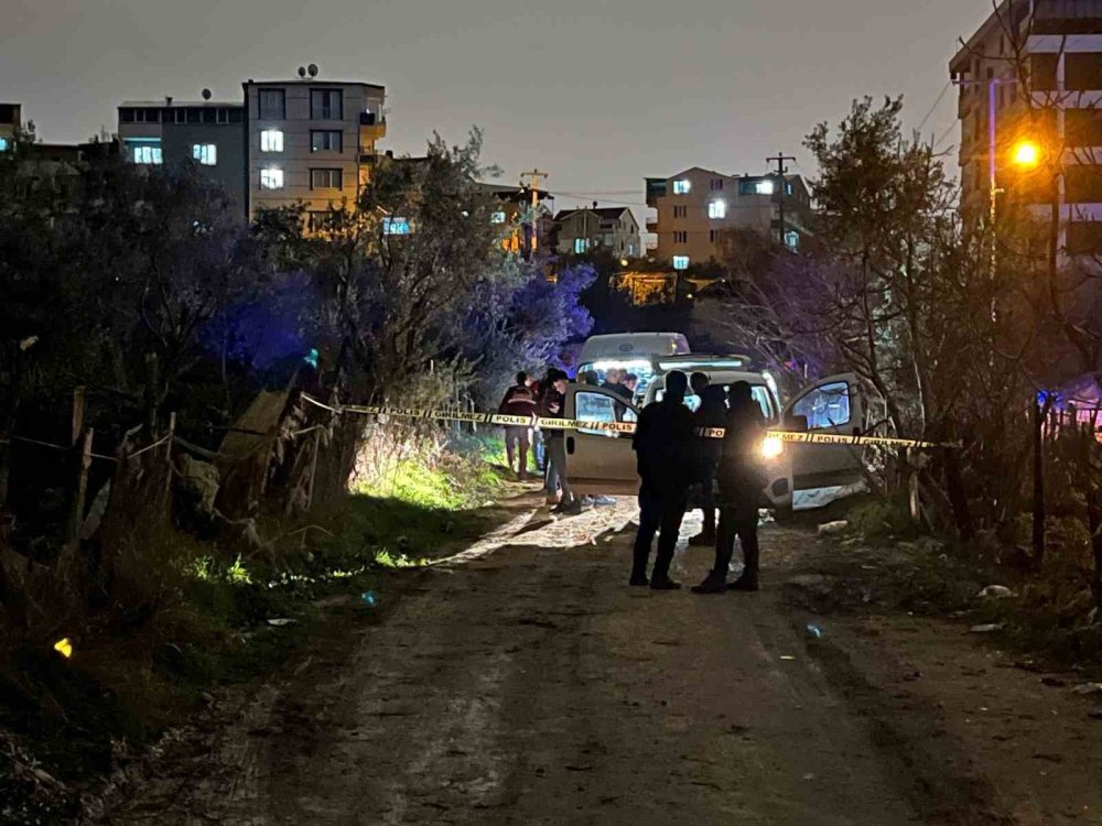 Önce Öldürdü, Sonra Suç Aletiyle Teslim Oldu