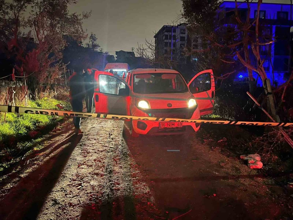 Önce Öldürdü, Sonra Suç Aletiyle Teslim Oldu
