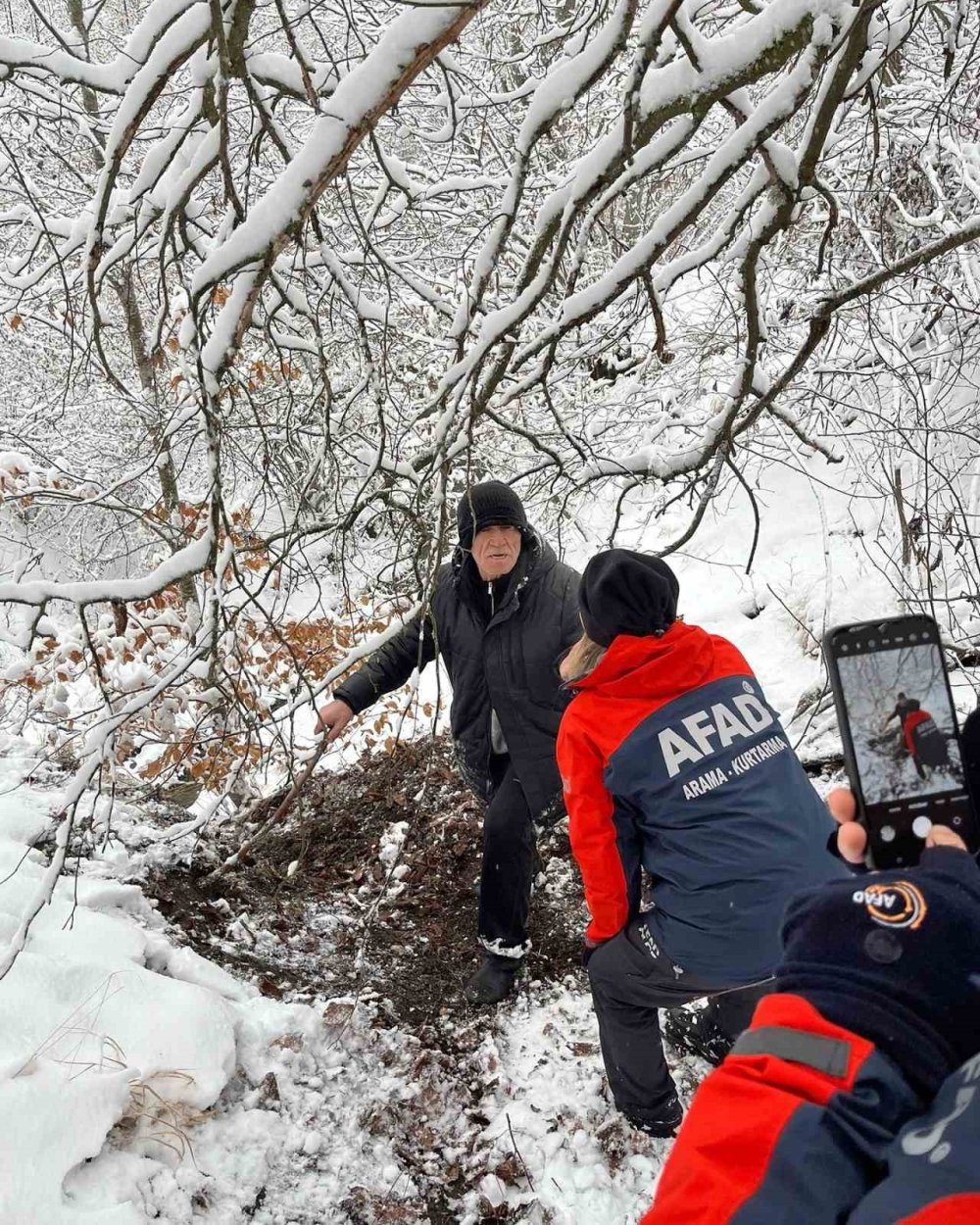 Kayıp Yaşlı Adam Ormanlık Alanda Bulundu