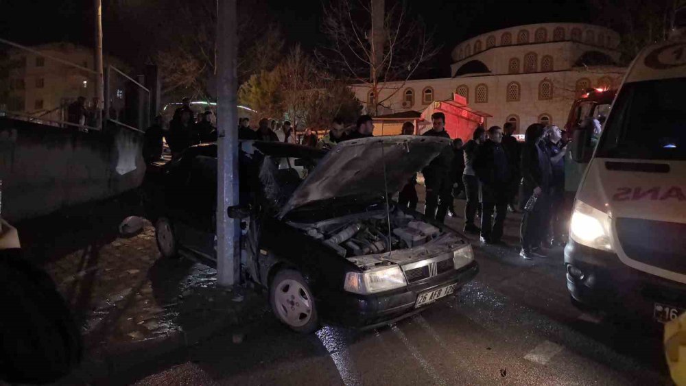 İki Otomobil Çarpıştı: 1 Yaralı