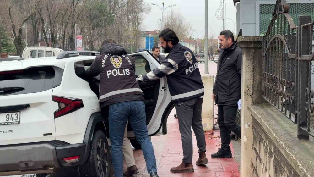 Eşini Defalarca Bıçaklayan Koca Tutuklandı