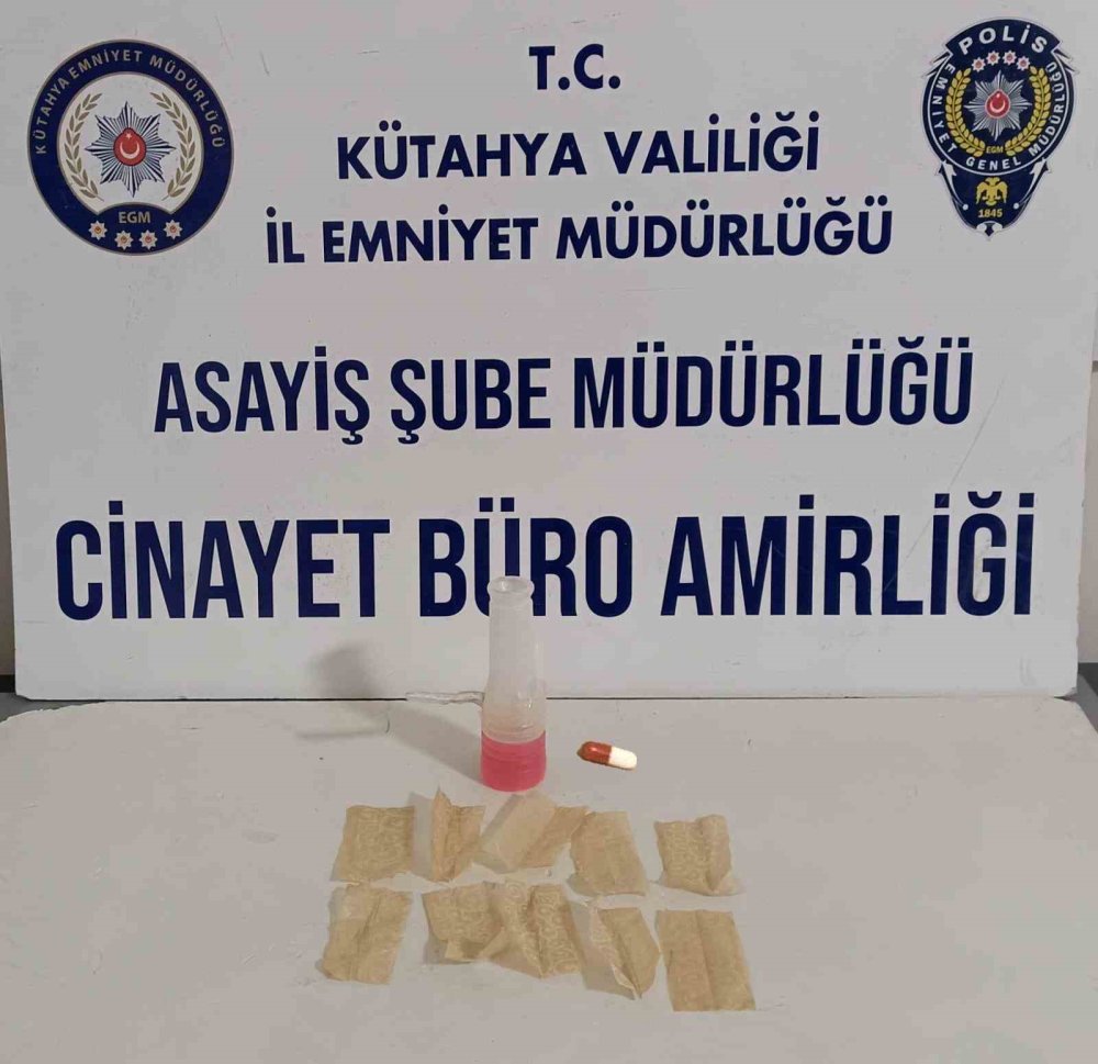 Park Halindeki Araçta Uyuşturucu Ele Geçirildi
