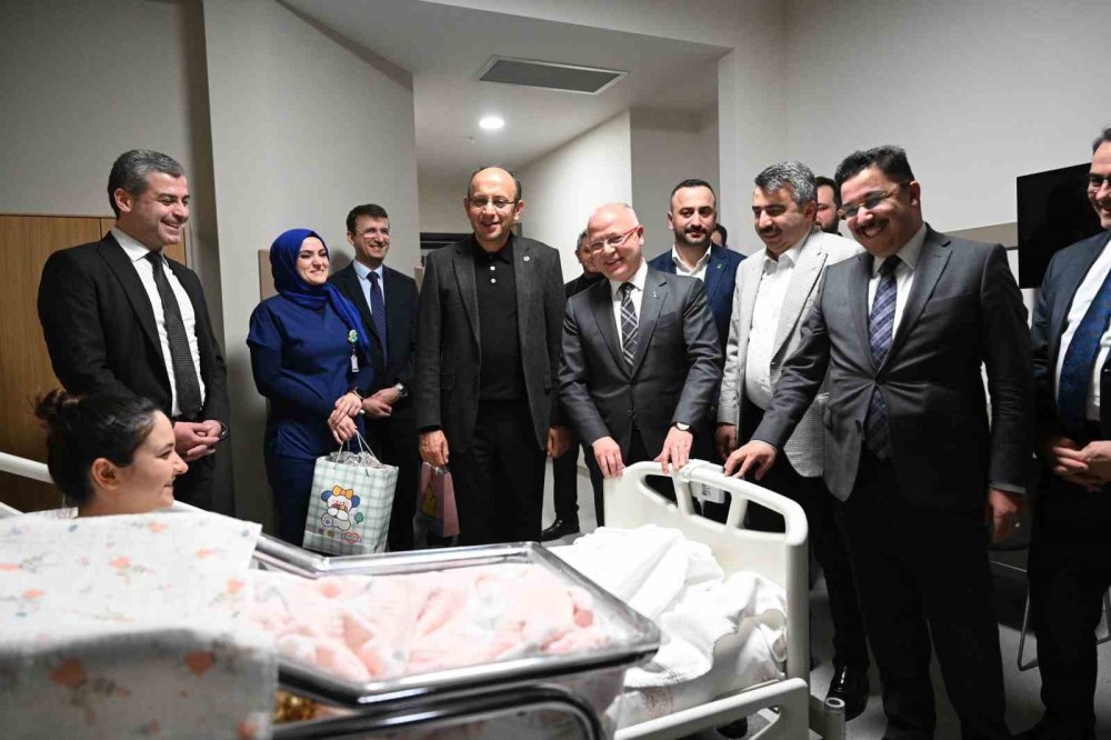 2024’ün Son, 2025’in İlk Bebekleri Dünyaya Geldi