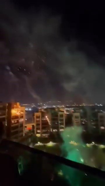 Havai Fişekler, Evi Alev Topuna Çevirdi