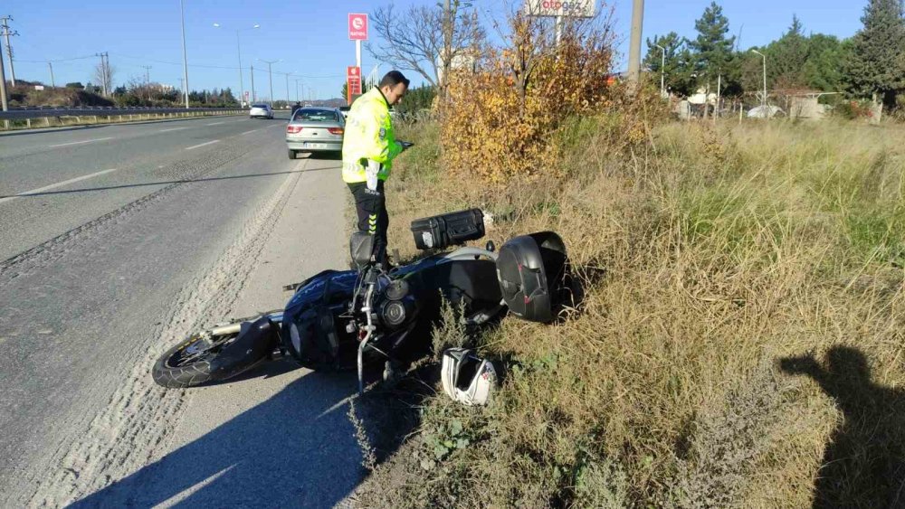 Şerit Değiştiren Otomobilin Çarptığı Motosiklet Sürücüsü Hayatını Kaybetti