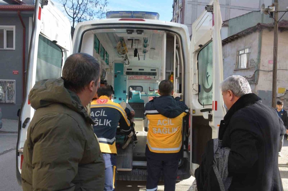 Otomobilin Çarptığı Yaya Yaralandı