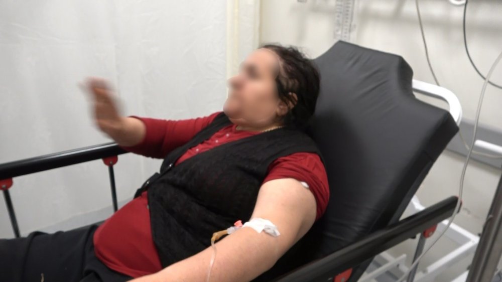 Sahipsiz Köpeklerin Saldırısına Uğrayan Anne İle Kızı Yaralandı