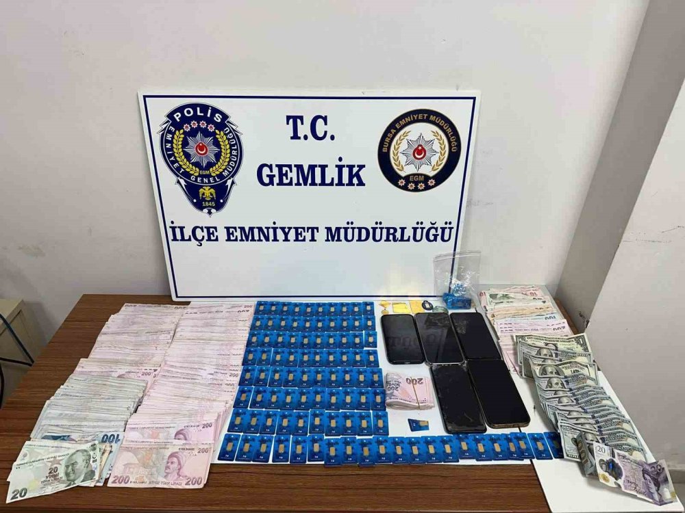 Sahte Altınları Bozdururken Kıskıvrak Yakalandılar