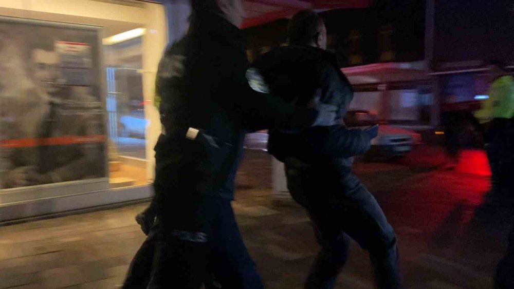 Emniyet Uygulamasını Gördü, "Para Çekmeye Geldim" Diye Kendini Savundu