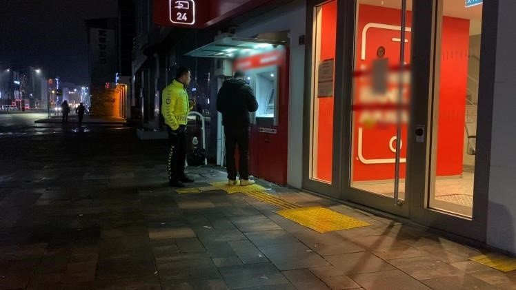 Emniyet Uygulamasını Gördü, "Para Çekmeye Geldim" Diye Kendini Savundu