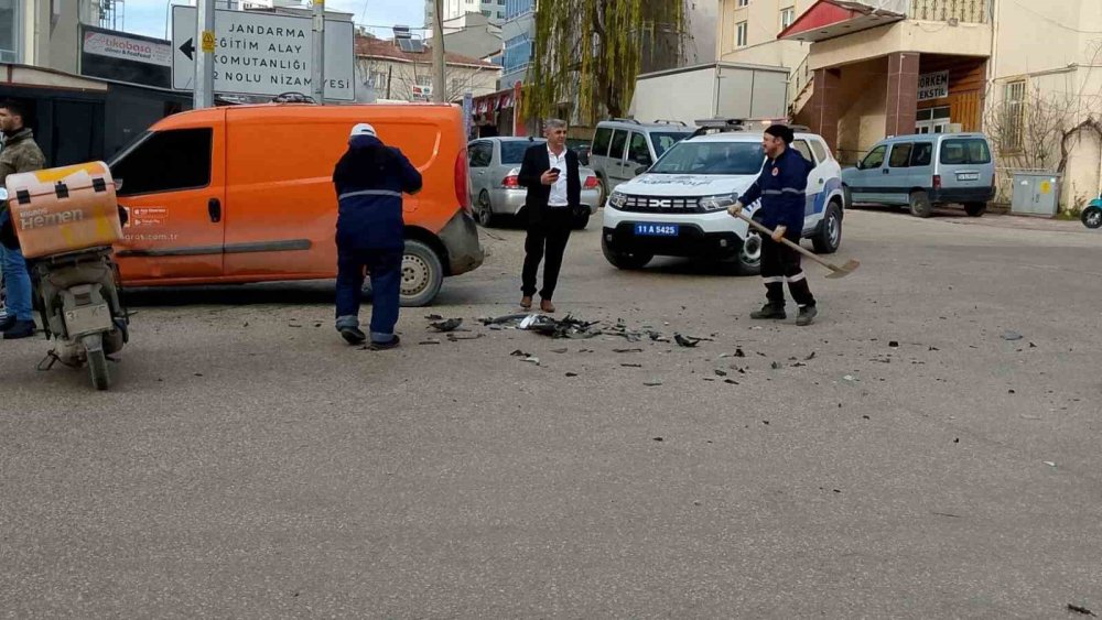 Meydana Gelen Kazada Şans Eseri Ölen Veya Yaralanan Olmadı