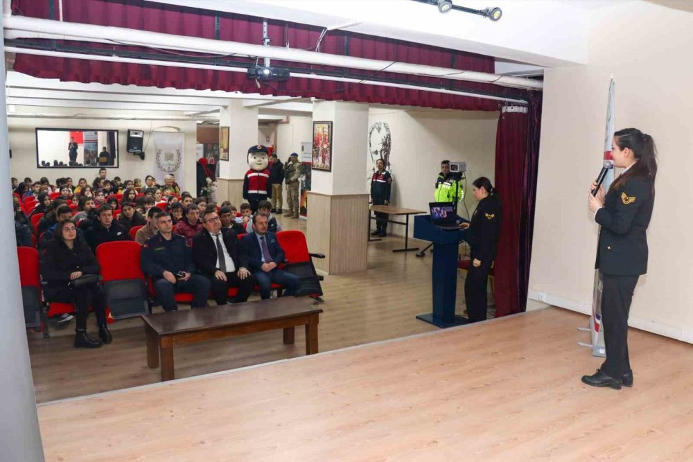 Öğrencilere Jandarma Birimleri Tanıtıldı