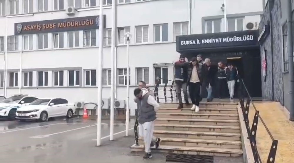 Yaşlı Kadını ‘Polis’ Diyerek Kandırıp 1 Milyon 500 Bin Lira Dolandırdı