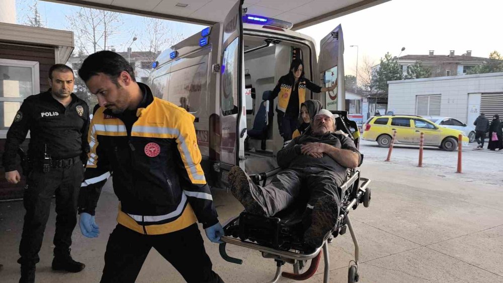 Kerestelerin Üzerinden Düşen İşçi Yaralandı