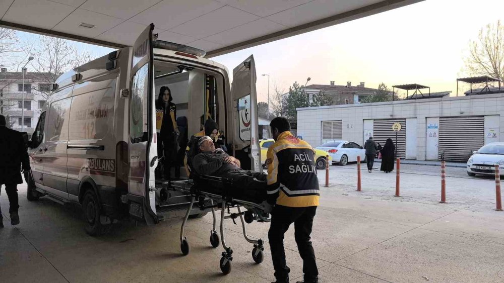 Kerestelerin Üzerinden Düşen İşçi Yaralandı