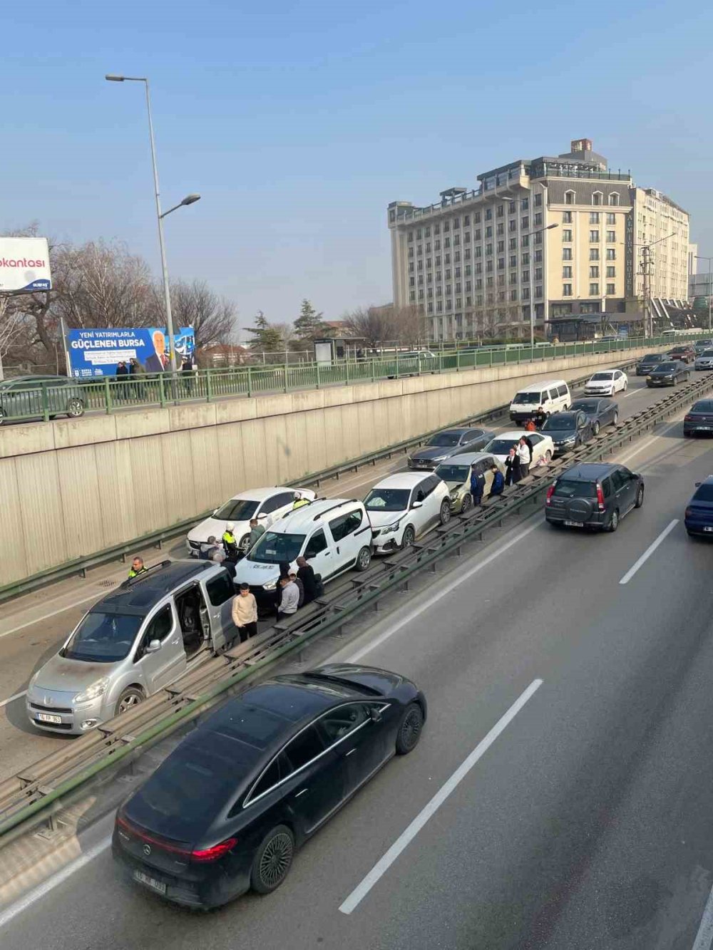7 Araç Bir Birine Girdi