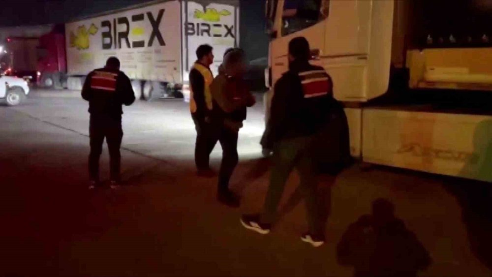 Otoyolda Durdurulan Tırdan Ele Geçirildi: Piyasa Değeri 1 Milyon TL