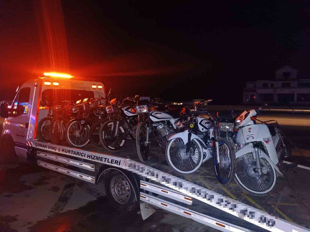Yasadışı Motosiklet Yarışına Jandarma Engeli: 102 Farklı Maddeden 326 Bin Lira Ceza