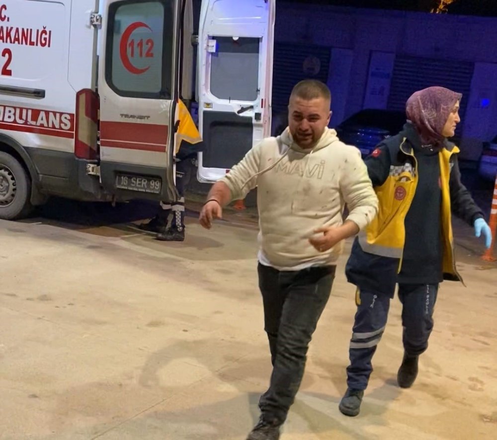 Bıçaklı Kavga Sonrası Olay Yerinden Kaçan Şüpheliler Kaza Yaptı: 1 Ölü, 2 Yaralı