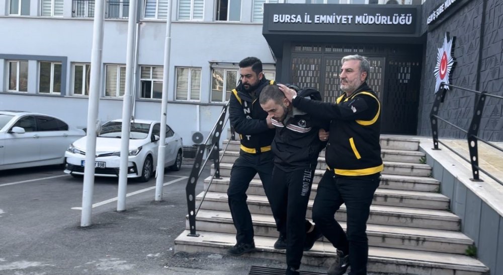 Babasını Pompalı Tüfekle Öldüren Gencin Müebbet Hapsi 20 Yıla İndirildi