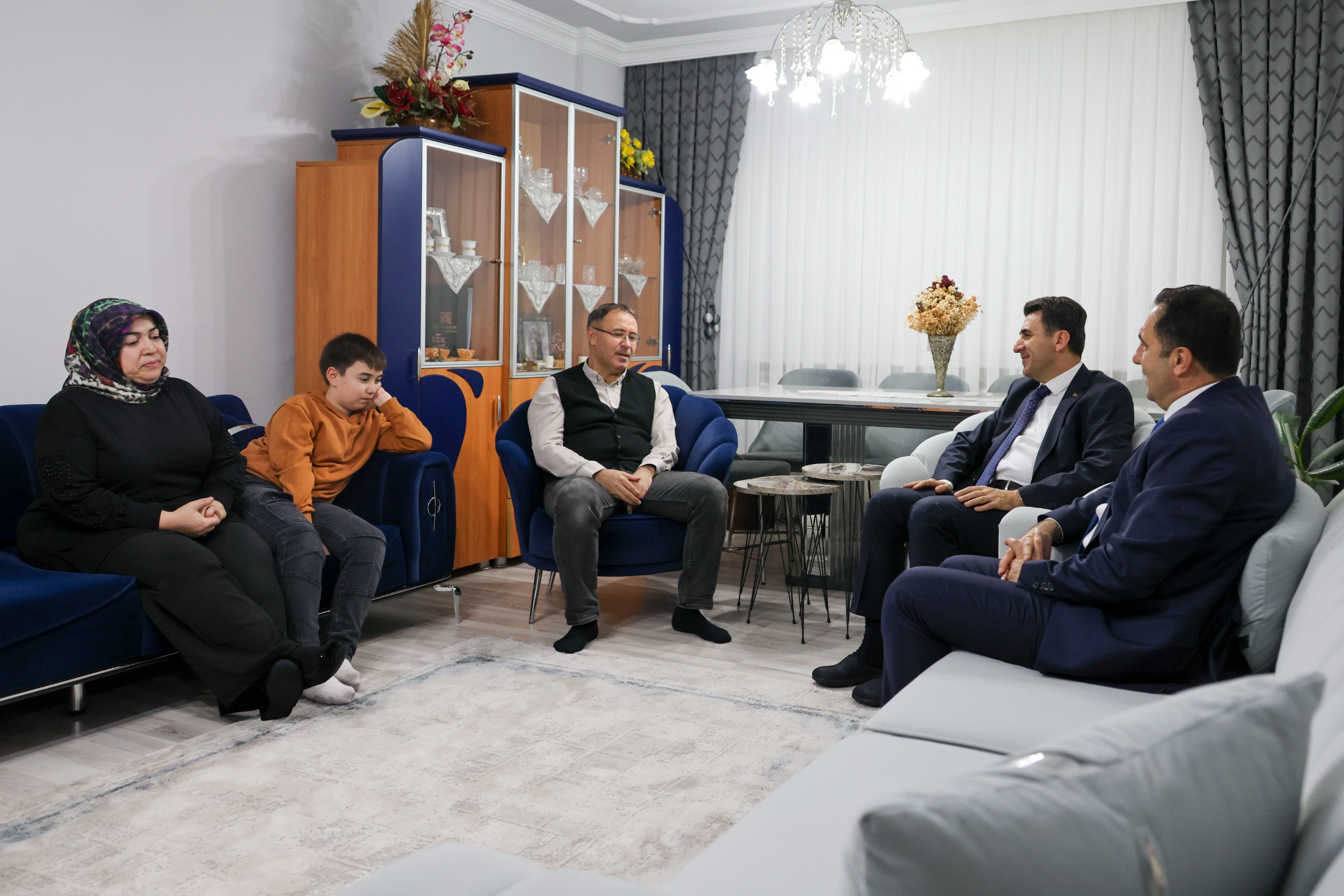vali-aygol-gazi-ahmet-yavuzu-ziyaret-etti2.jpg