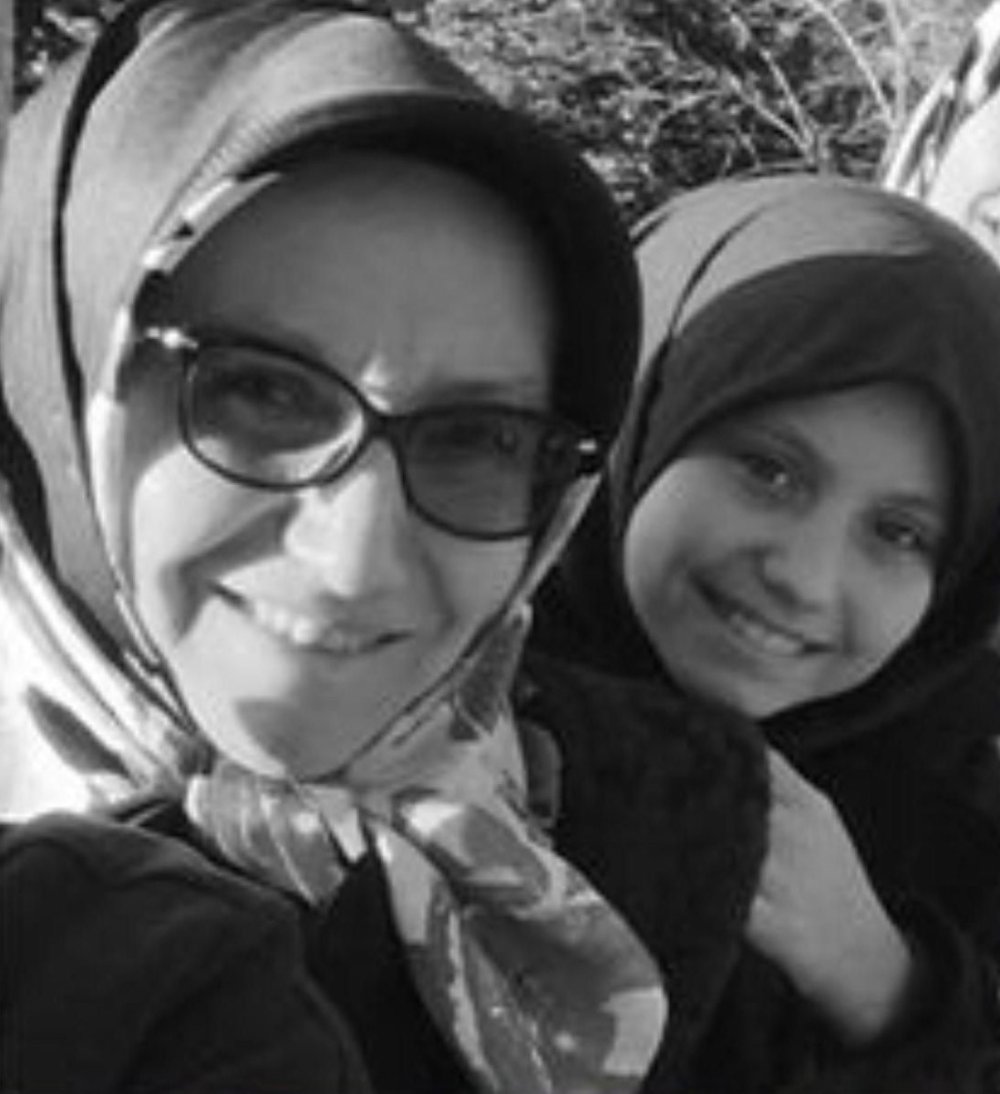 Feci Kazada Hayatını Kaybeden Anne Ve Kızına Son Görev