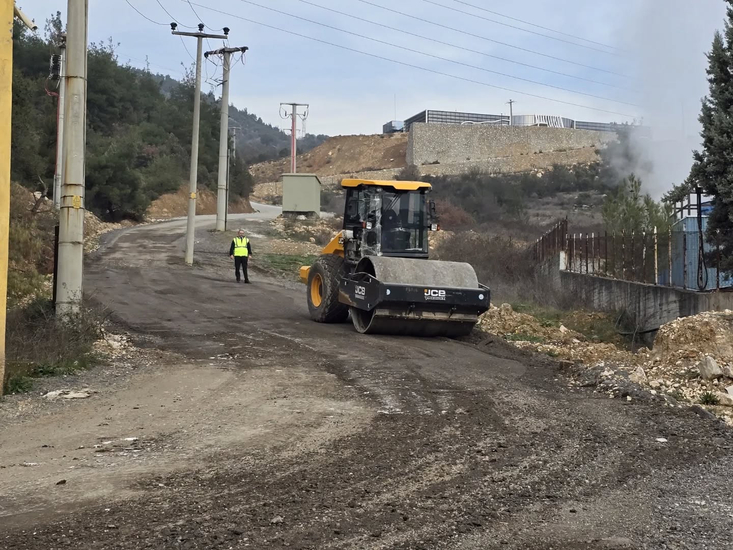 sanayi-bolgesindeki-yollar-onarildi1.jpg