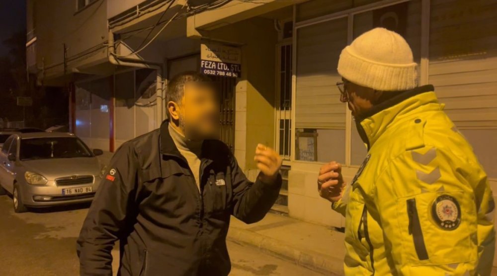 Uygulama Noktasını Görünce Park Etti: Alkollü Sürücünün İlginç Diyalogları Kamerada