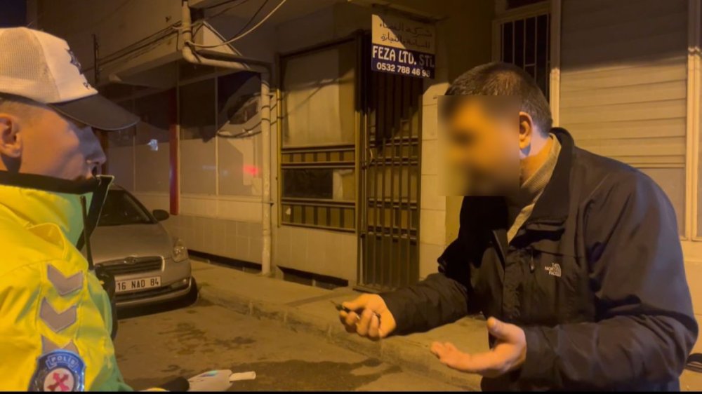 Uygulama Noktasını Görünce Park Etti: Alkollü Sürücünün İlginç Diyalogları Kamerada