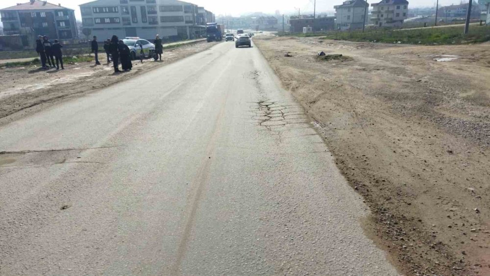 12 Yaşındaki Çocuk Otomobilin Altında Kaldı