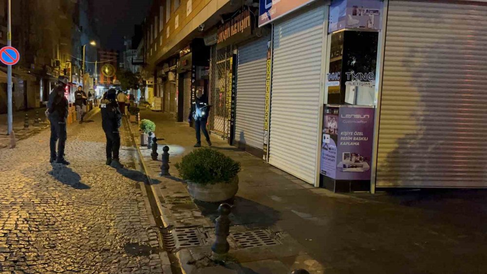 Dükkan Kurşunlandı