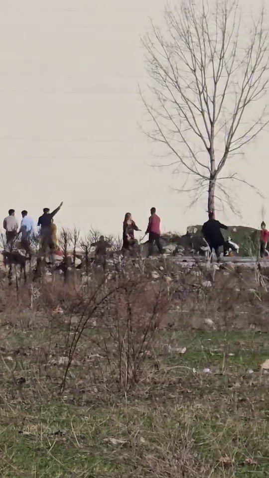 2 Aile Arasında Kavga Çıktı, Taşlar, Sopalar Havada Uçuştu