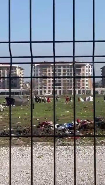 2 Aile Arasında Kavga Çıktı, Taşlar, Sopalar Havada Uçuştu