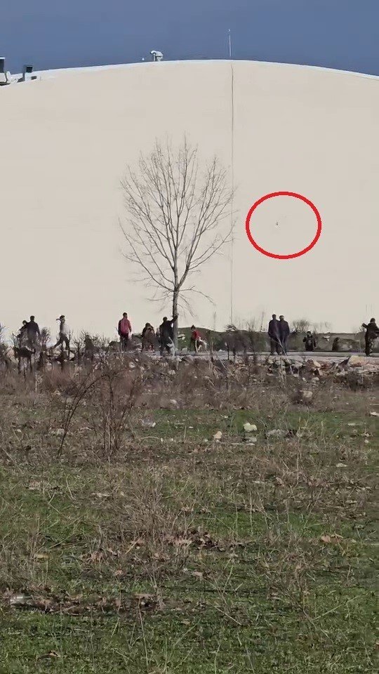 2 Aile Arasında Kavga Çıktı, Taşlar, Sopalar Havada Uçuştu