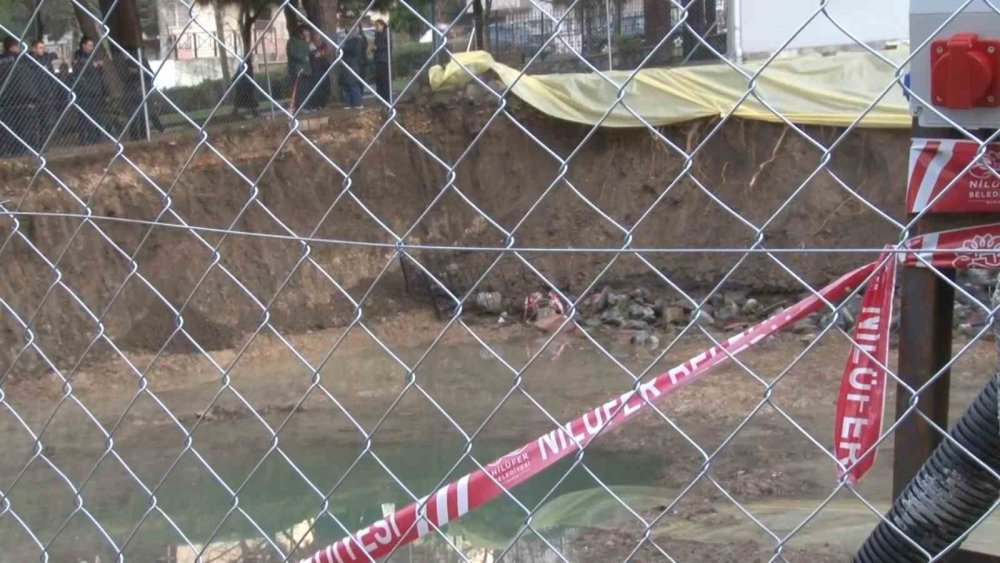 İnşaat Alanında Heyelan Oldu, Bina Kaydı, Vatandaşlar Korku Dolu Anlar Yaşadı