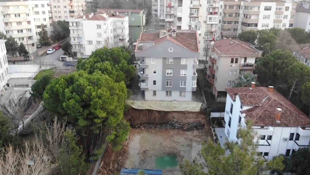 İnşaat Alanında Heyelan Oldu, Bina Kaydı, Vatandaşlar Korku Dolu Anlar Yaşadı