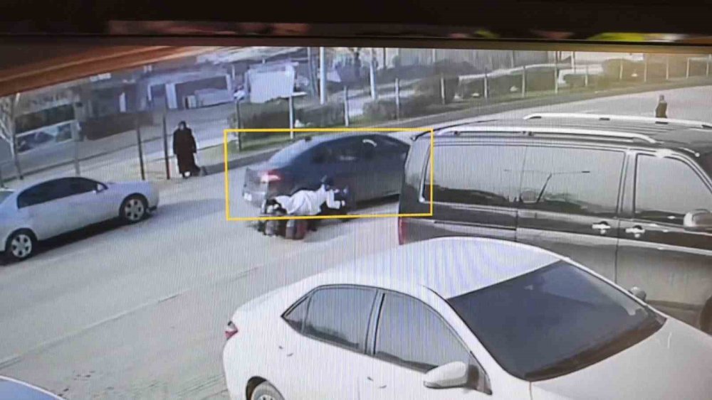 Otomobil Elektrikli Bisikletle Çarpıştı: 1 Yaralı