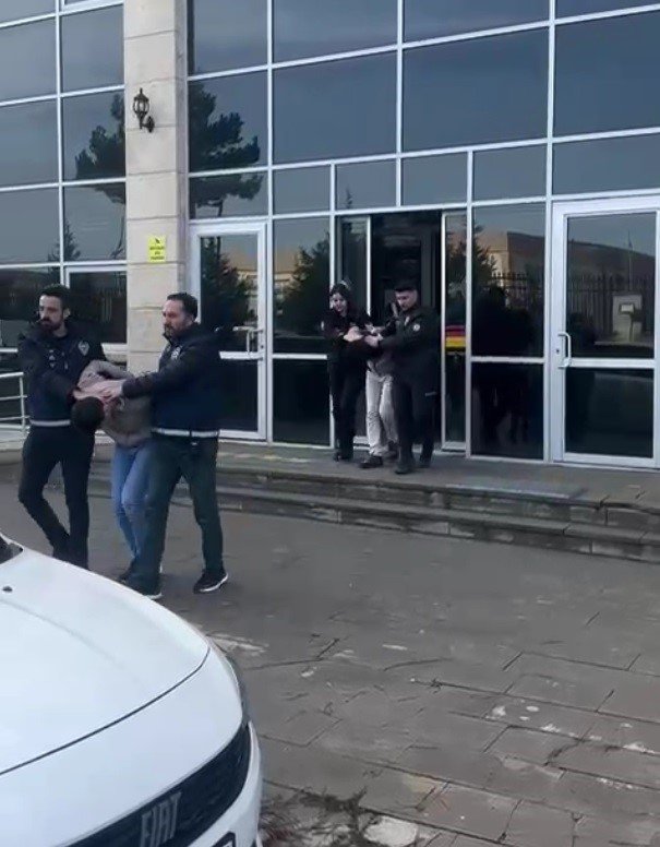 Kütahya’da Acemi Soyguncular Kıskıvrak Yakalandı