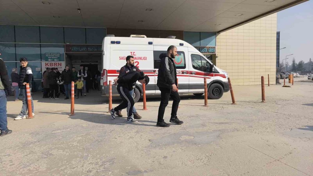 ‘Dur’ İhtarına Uymayıp Polise Çarptı..