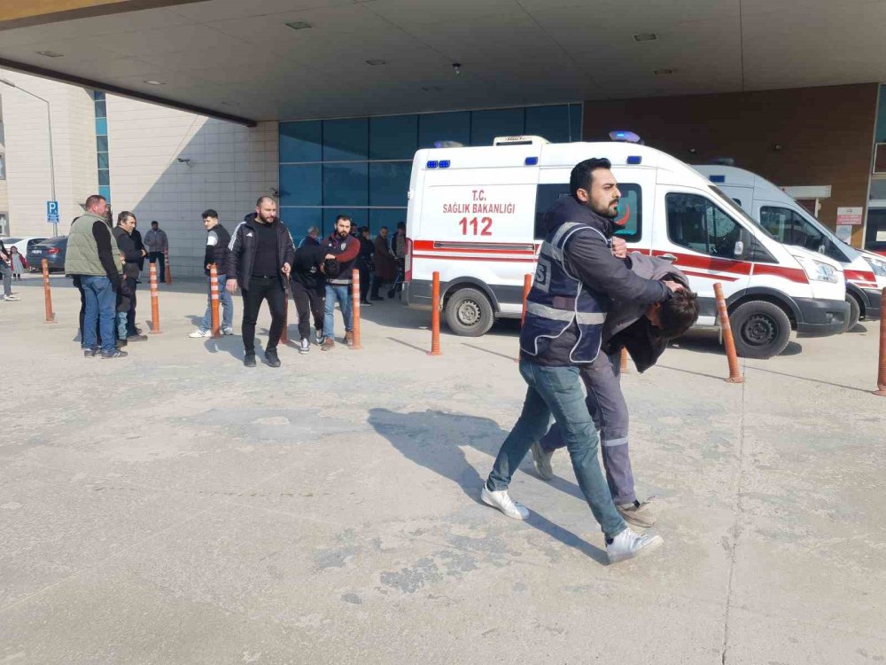 ‘Dur’ İhtarına Uymayıp Polise Çarptı..