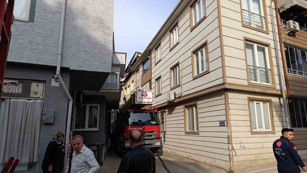 Çatı Katında Yangın