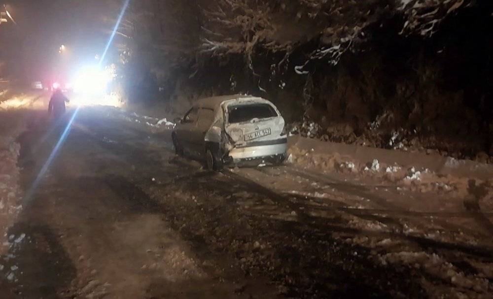 Kar Yağışı Kazayı Beraberinde Getirdi: Cip Şarampole Yuvarlandı