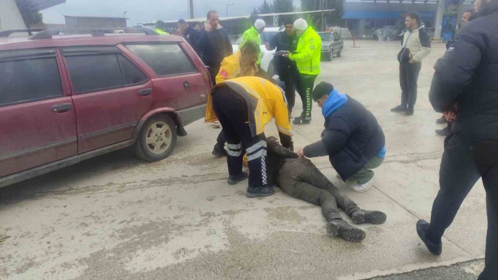 Motosiklet Otomobille Çarpıştı