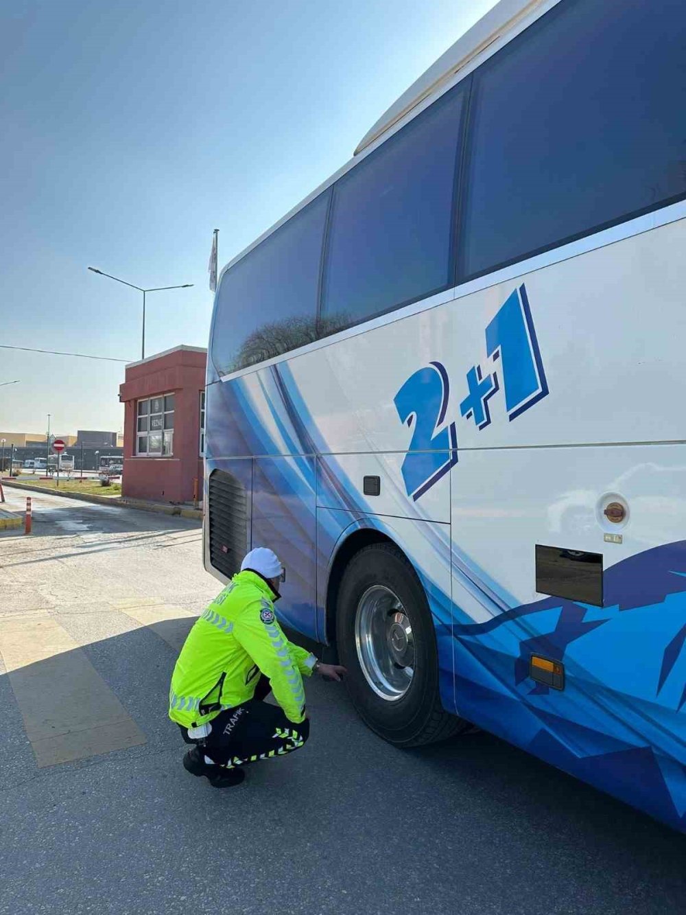 Bin 816 Otobüs Ve Şoförü Kontrol Edildi