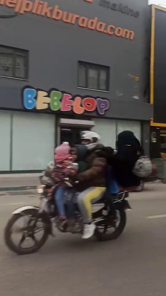 Motosiklete 6 Kişi Bindiler