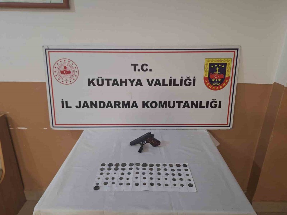 Tarihi Eser Niteliğinde 66 Sikke Ele Geçirildi